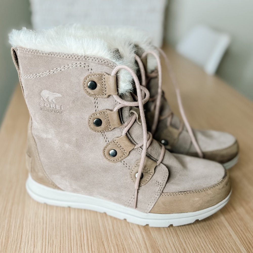 SOREL EXPLORER BOOTS 9.5